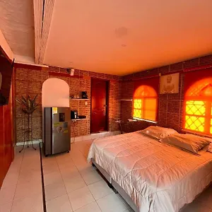 Habitación Con Entrada Independiente Cerca Al Centro Histórico Habitación en casa particular